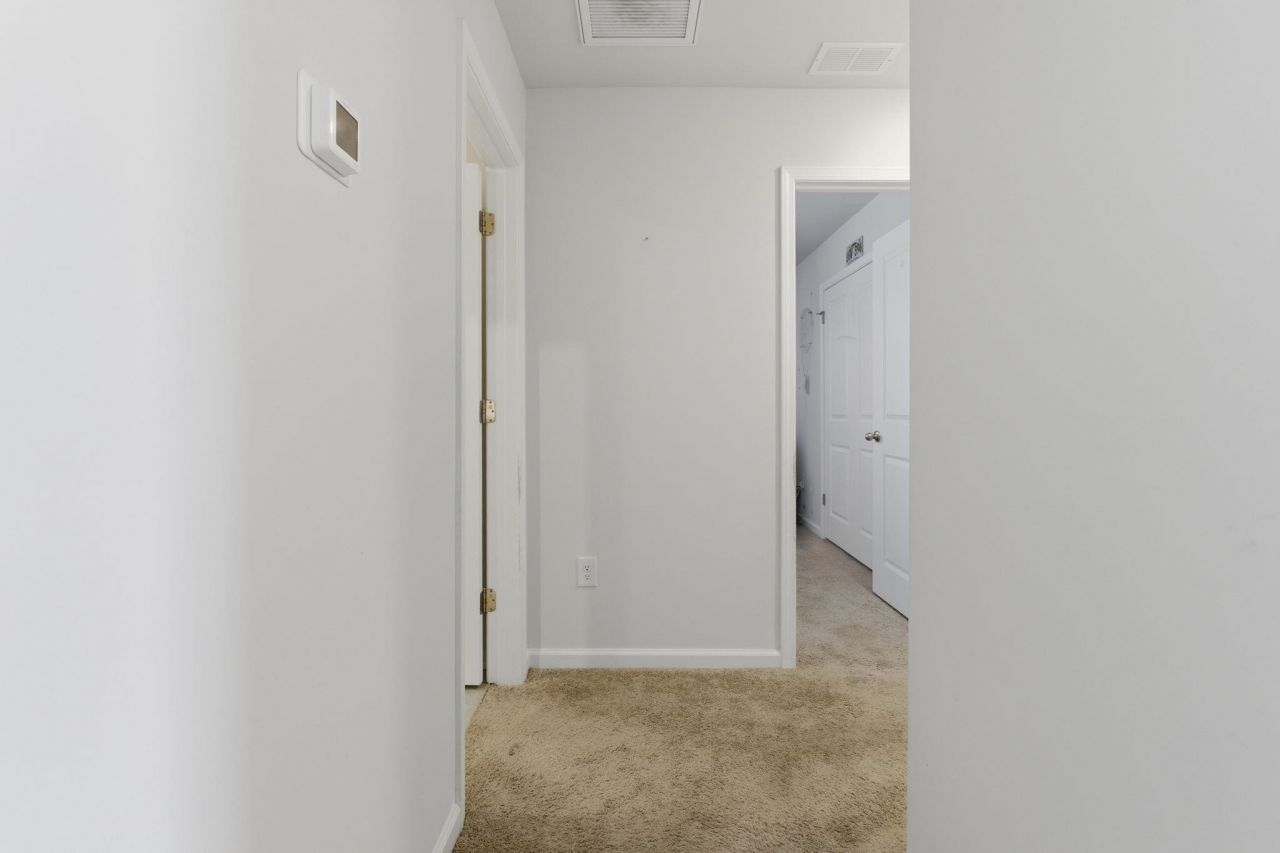 2083 Ainsley Dr. Photo 28