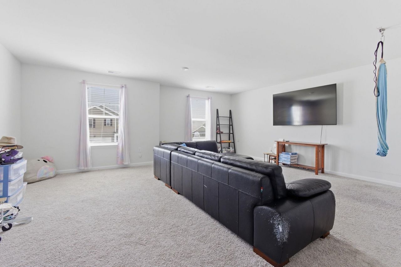 2083 Ainsley Dr. Photo 35