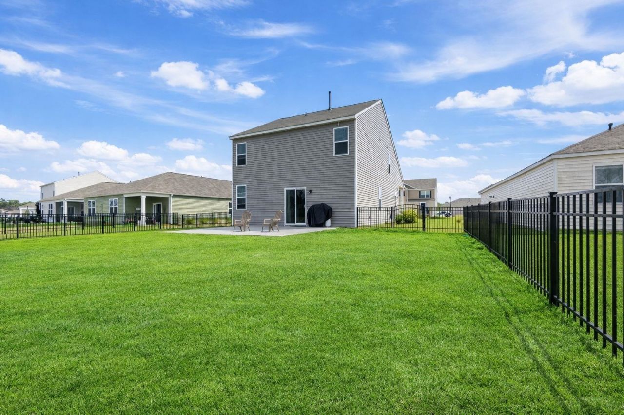 2083 Ainsley Dr. Photo 37