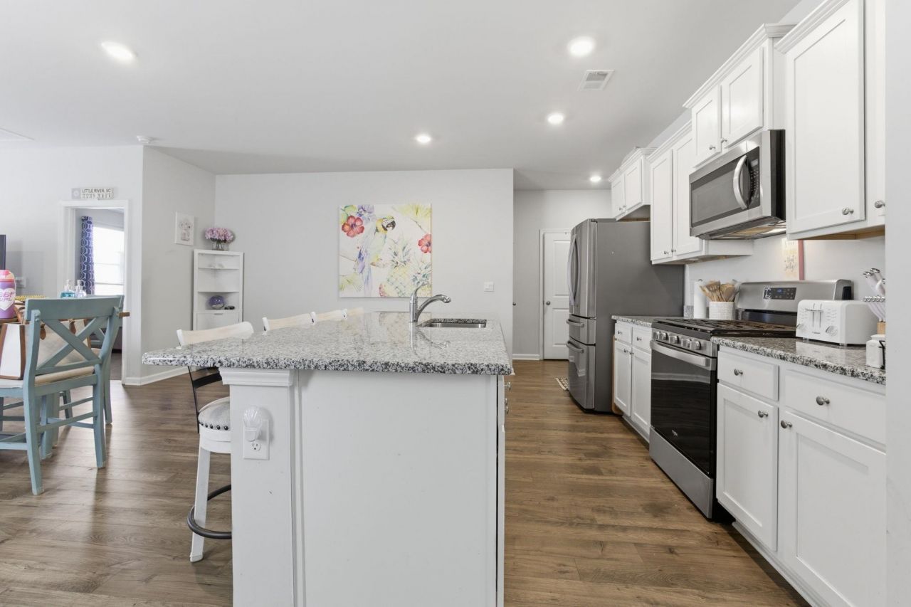 2083 Ainsley Dr. Photo 7