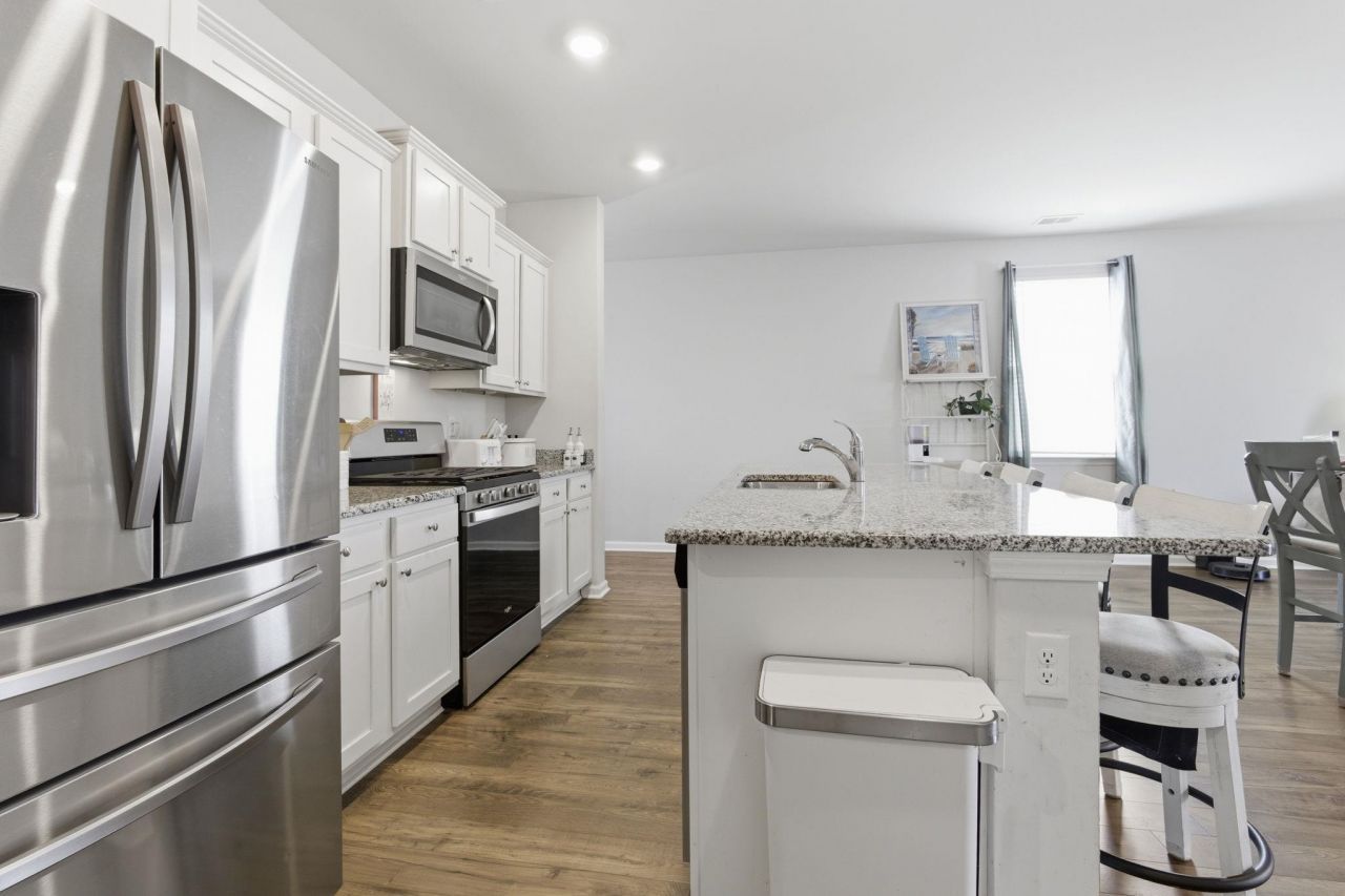 2083 Ainsley Dr. Photo 8