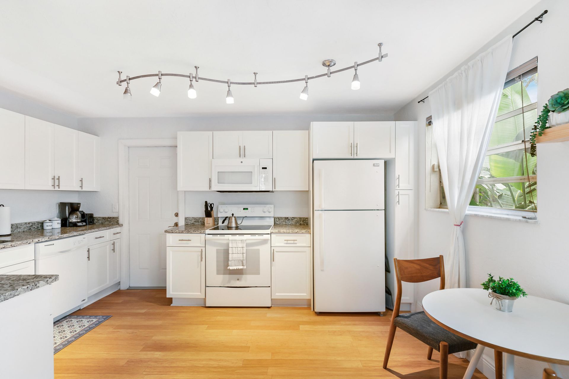 943 York Street, West Palm Beach, FL 33401 Photo