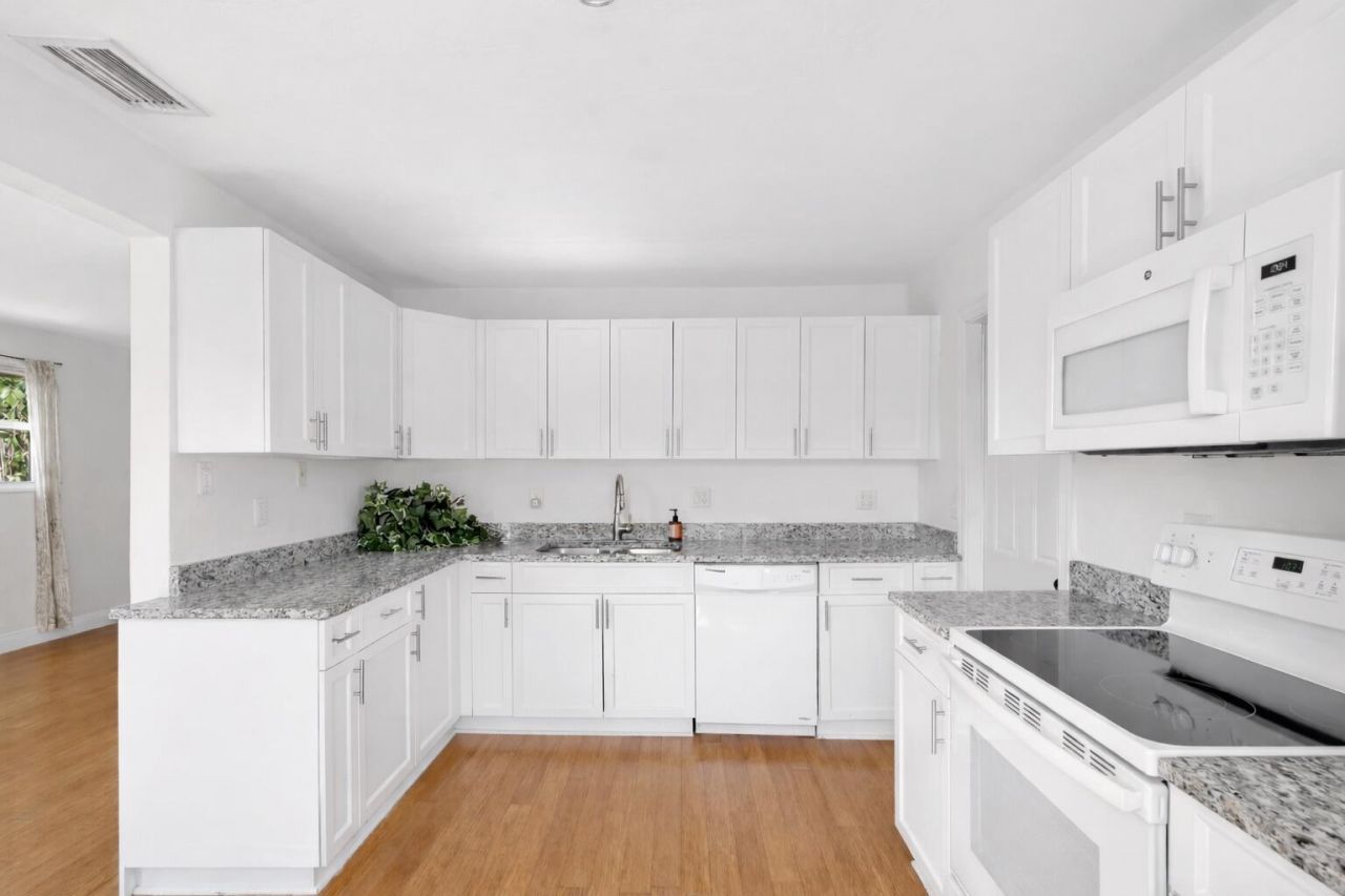 943 York Street, West Palm Beach, FL 33401 Photo