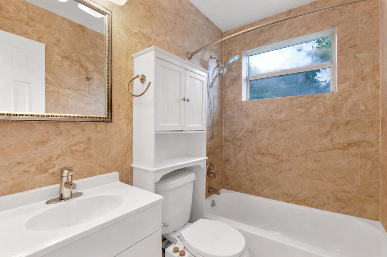 943 York Street, West Palm Beach, FL 33401 Photo