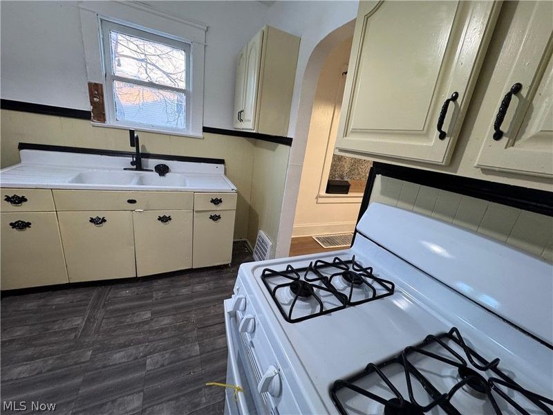 117 Kent Court, Akron, OH 44305 Photo 6