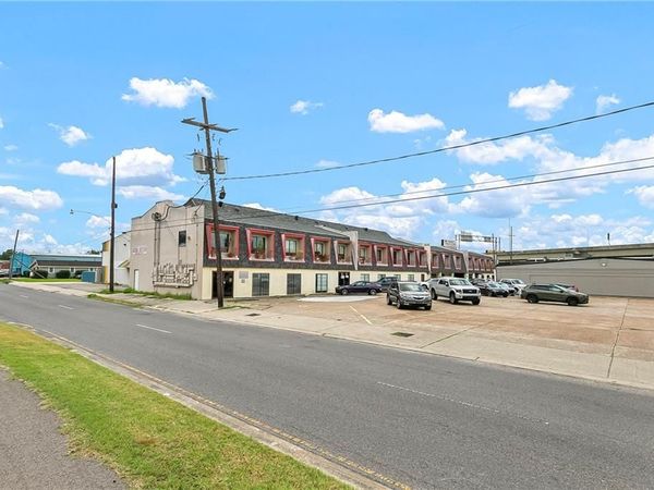 12 WESTBANK EXPRESSWAY Highway , Gretna, LA 70053