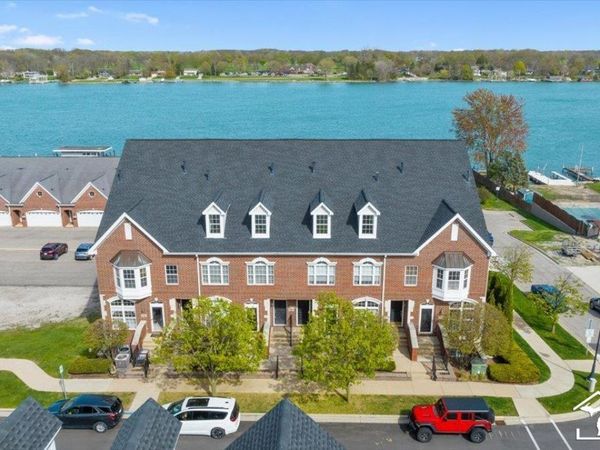 2767 Riverside Drive, Trenton, MI 48173