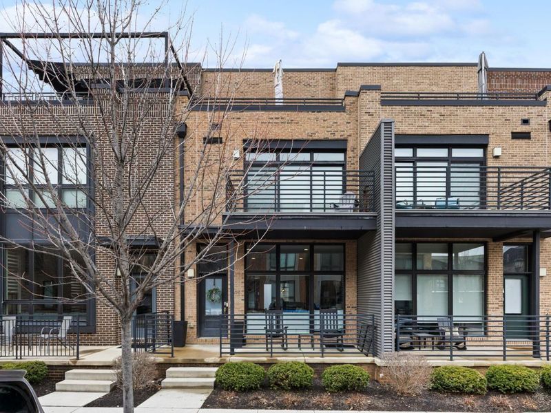 306 Neruda Avenue, Columbus, OH 43215 Photo 2