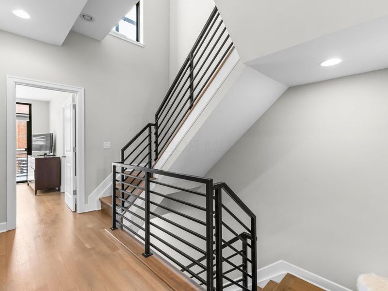 306 Neruda Avenue, Columbus, OH 43215 Photo 22