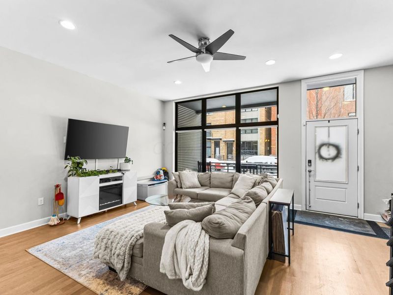 306 Neruda Avenue, Columbus, OH 43215 Photo 8