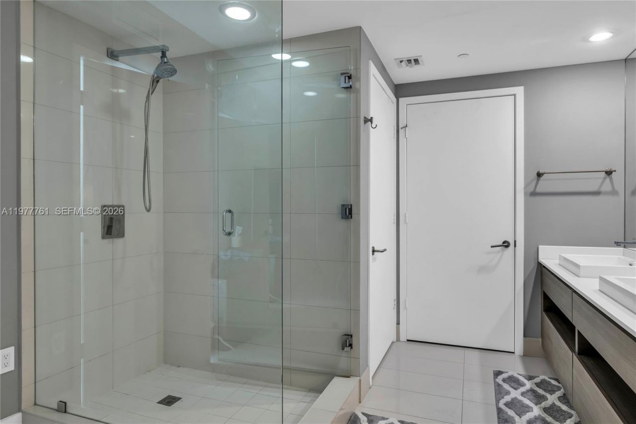 460 NE 28th St, Unit 1708, Miami, FL 33137 Photo