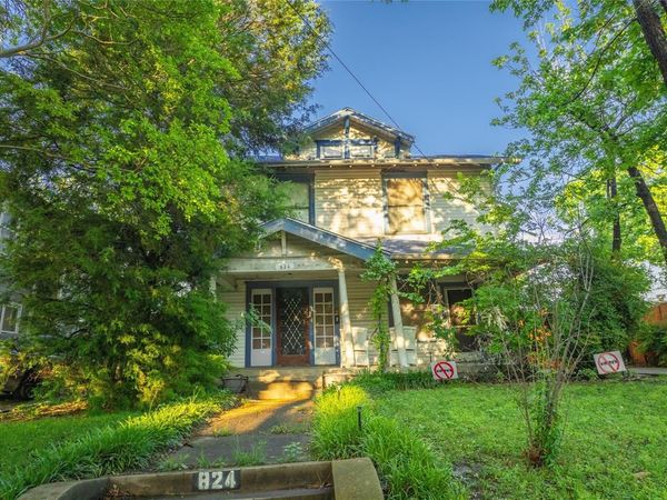 824 Elsbeth Street , Dallas, TX 75208