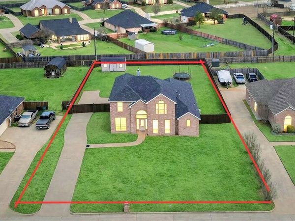 513 Timberside , Terrell, TX 75161