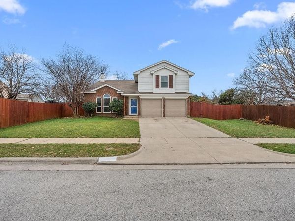 6104 Sandy Lane , Watauga, TX 76148