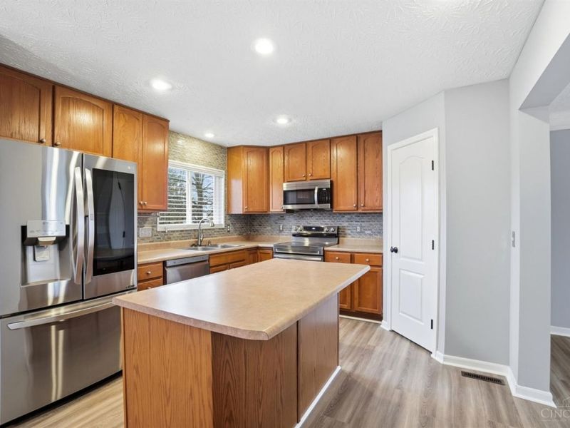 6671 Waverly Park, Hamilton Twp, OH 45152 Photo 8