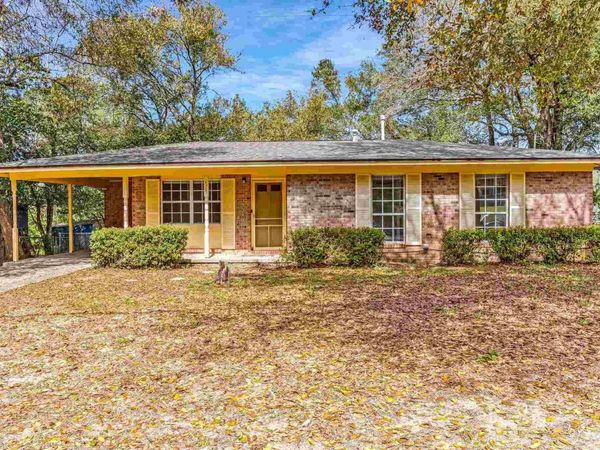 6307 East Shore Dr, Pensacola, FL 32505