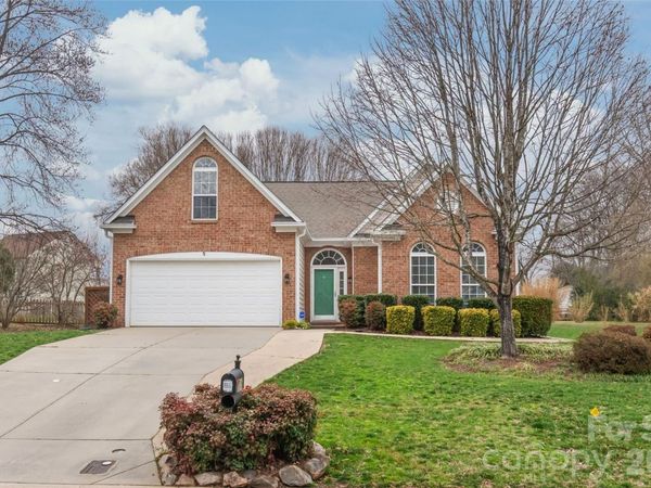 6016 Creekview Court, Harrisburg, NC 28075