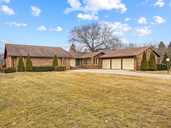 13 Lexington Road, South Barrington, IL 60010