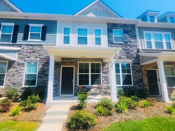 5240 Kinsbridge Drive, Charlotte, NC 28227