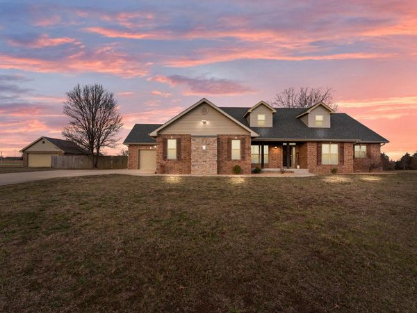 4547 S 136th Road, Bolivar, MO 65613