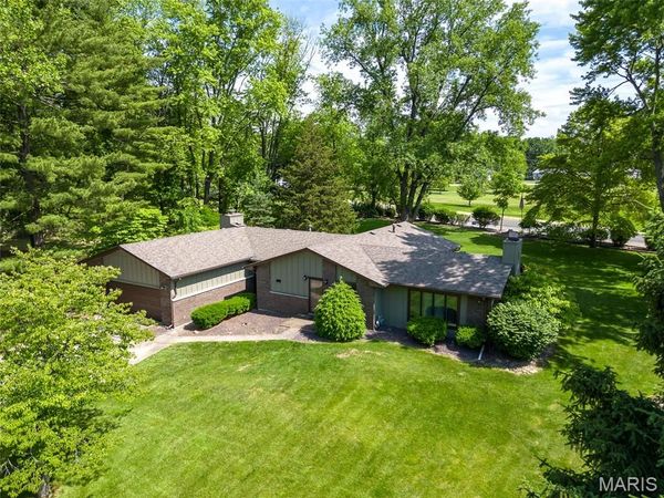 11 Glen Hollow Road , Glen Carbon, IL 62034