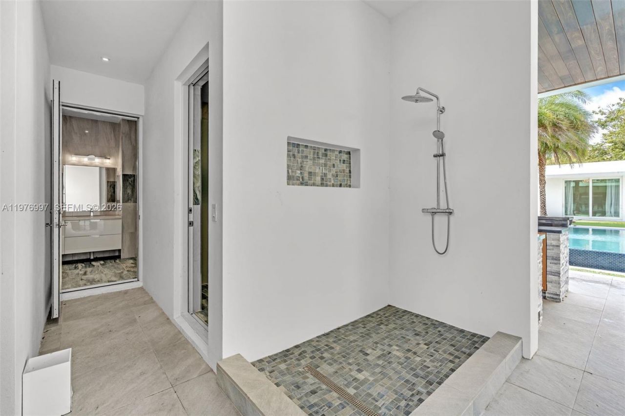 6300 SW 126th St , Pinecrest, FL 33156 Photo