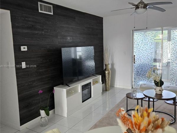 6560 Winfield Blvd , Unit 205, Margate, FL 33063