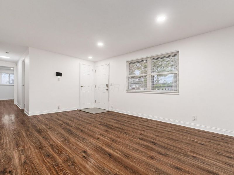 362 Banbury Drive, Columbus, OH 43230 Photo 3