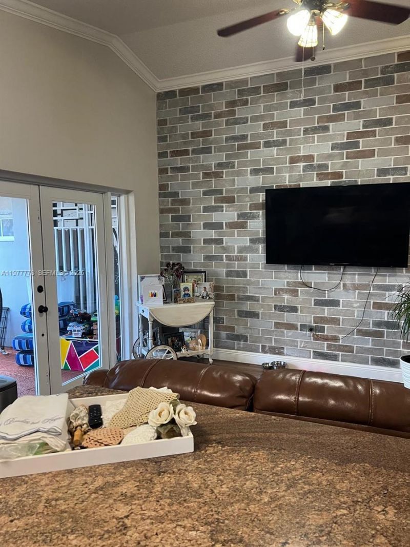 4911 SW 142nd Pl , Miami, FL 33175 Photo