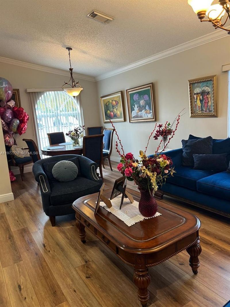 4911 SW 142nd Pl , Miami, FL 33175 Photo