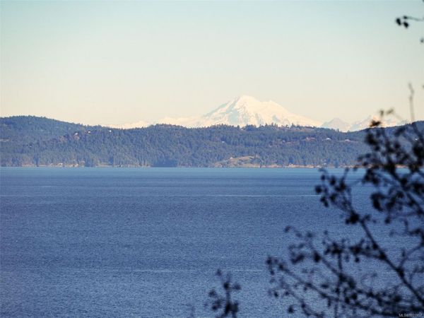 4553 Cordova Bay Rd , Saanich, BC V8X 3V6