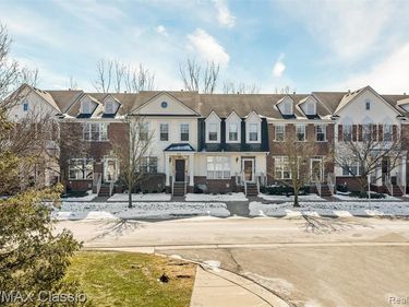 8114 Heron Hills Drive, Wolverine Lake Vlg, MI 48390