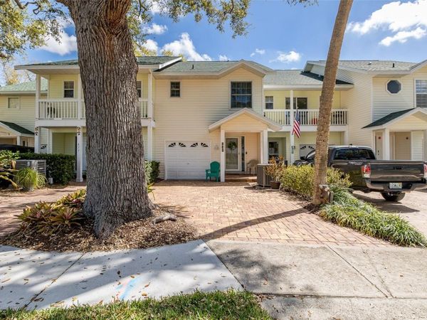 675 BROADWAY, DUNEDIN, FL 34698
