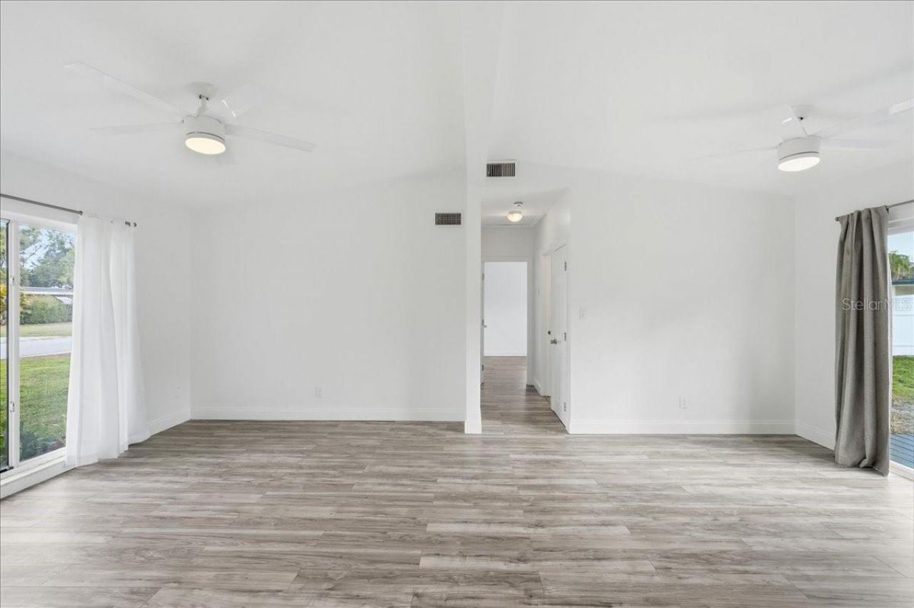 4398 Neptune Drive Se, Saint Petersburg, FL 33705 Photo