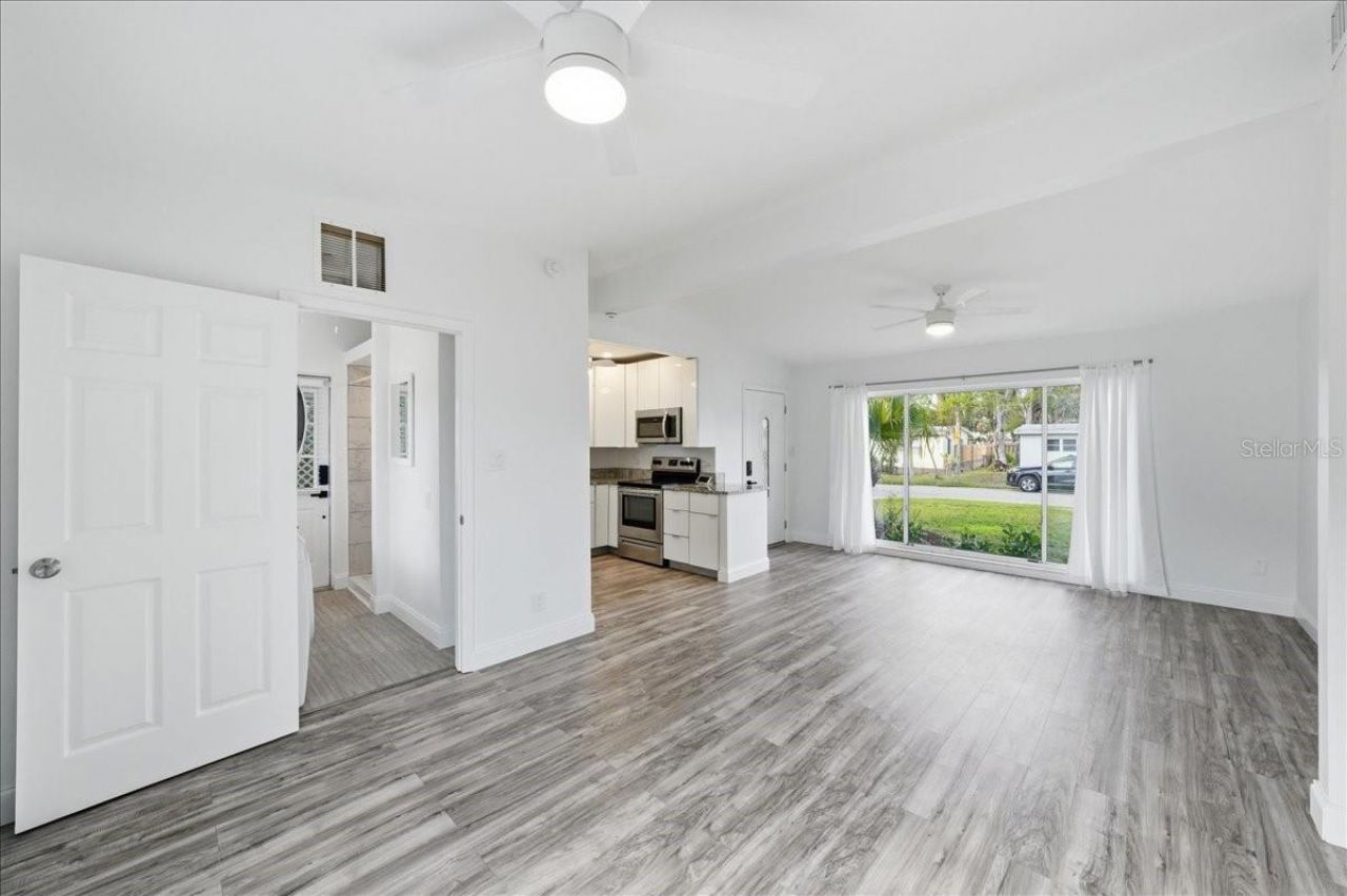 4398 Neptune Drive Se, Saint Petersburg, FL 33705 Photo