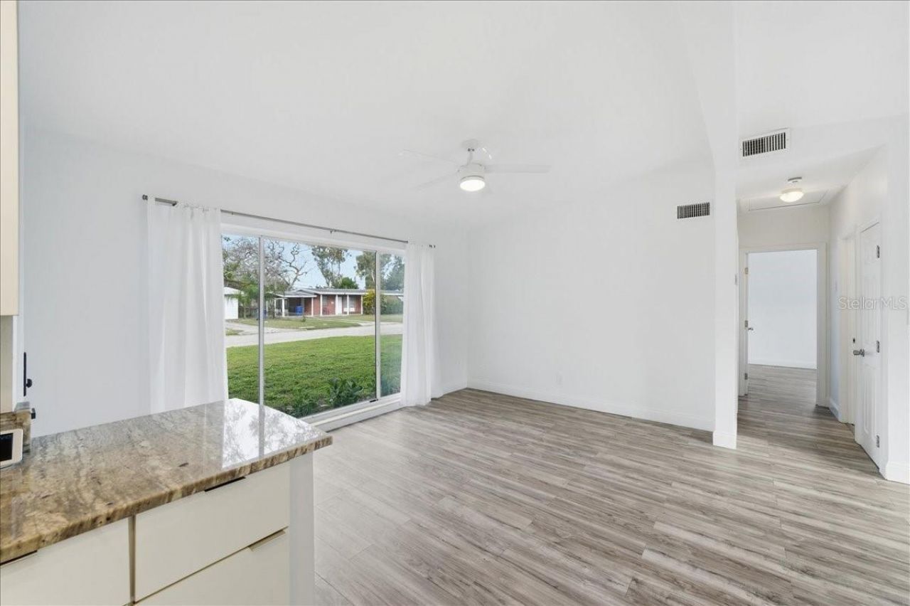 4398 Neptune Drive Se, Saint Petersburg, FL 33705 Photo