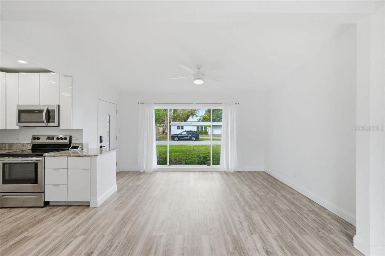 4398 Neptune Drive Se, Saint Petersburg, FL 33705 Photo