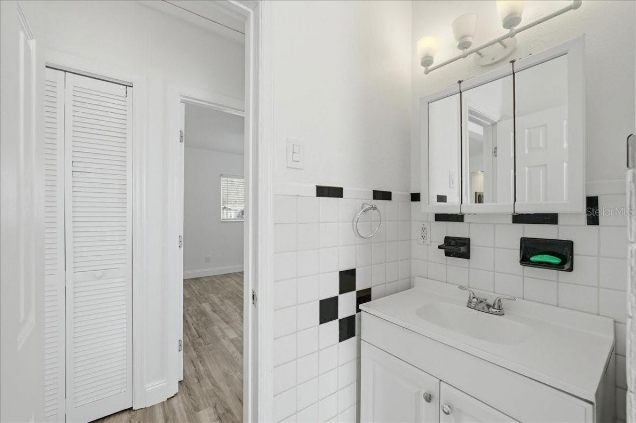 4398 Neptune Drive Se, Saint Petersburg, FL 33705 Photo