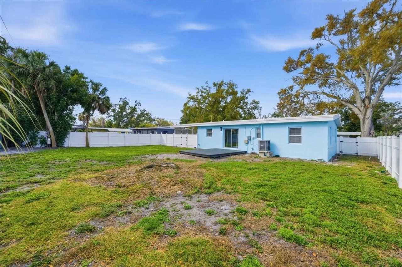 4398 Neptune Drive Se, Saint Petersburg, FL 33705 Photo