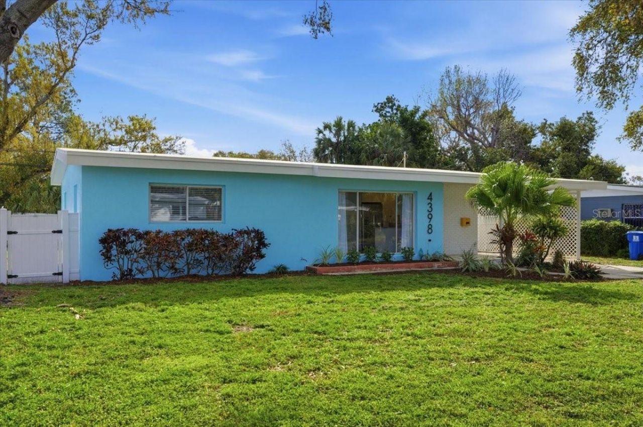 4398 Neptune Drive Se, Saint Petersburg, FL 33705 Photo