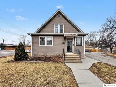 1105 N 33rd Street , Lincoln, NE 68503