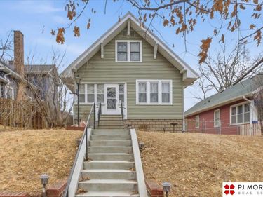 3325 Hoctor Boulevard, Omaha, NE 68108