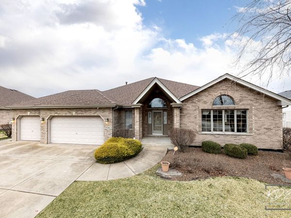 9361 Keswick Drive, Woodridge, IL 60517