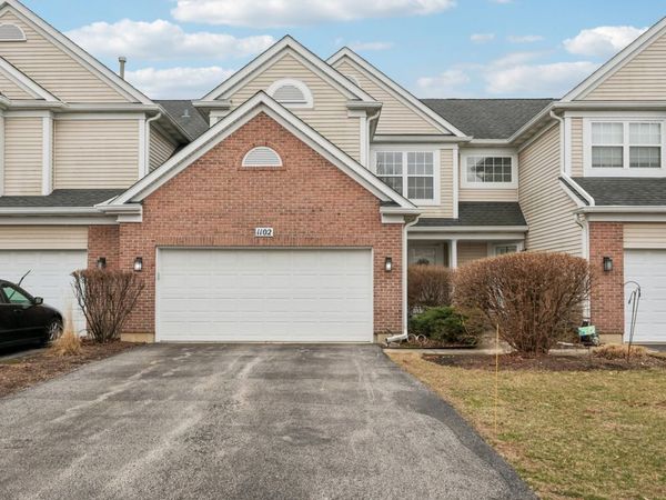 1102 Lillian Lane , Unit 1102, West Chicago, IL 60185