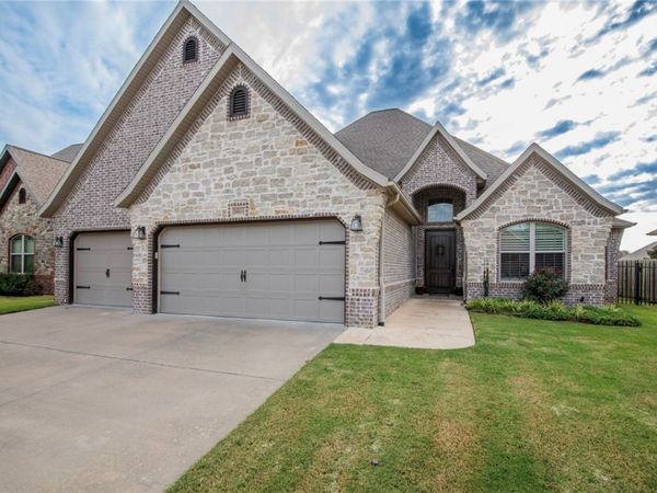 5601 65th Street, Rogers, AR 72758