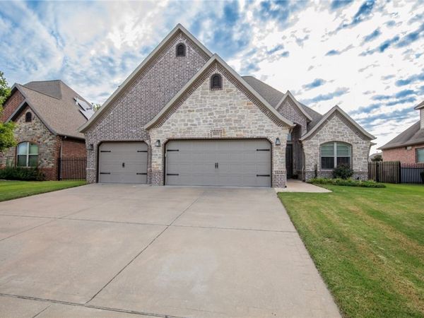 5601 65th Street, Rogers, AR 72758
