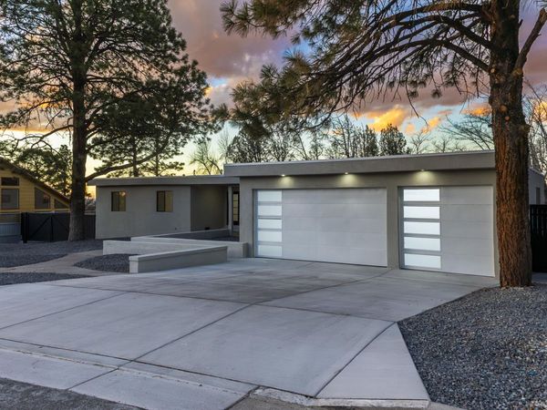 811 Lamp Post Circle SE, Albuquerque, NM 87123