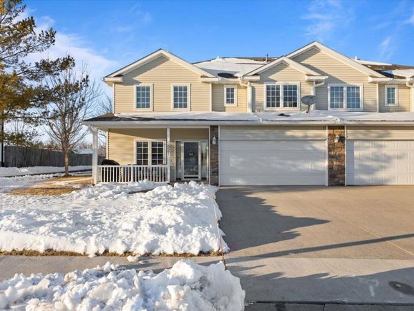 921 10th Street SE, Altoona, IA 50009