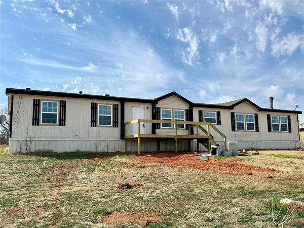 1185 CR 1386 , Chickasha, OK 73018