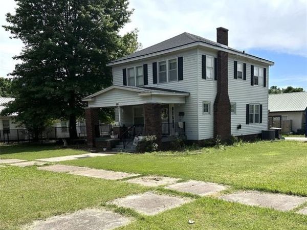 501 E 9th Street, Holdenville, OK 74848